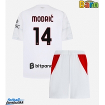 AC Milan Luka Modric #14 Bortedraktsett Barn 2026-27 Kortermet (+ Korte bukser)